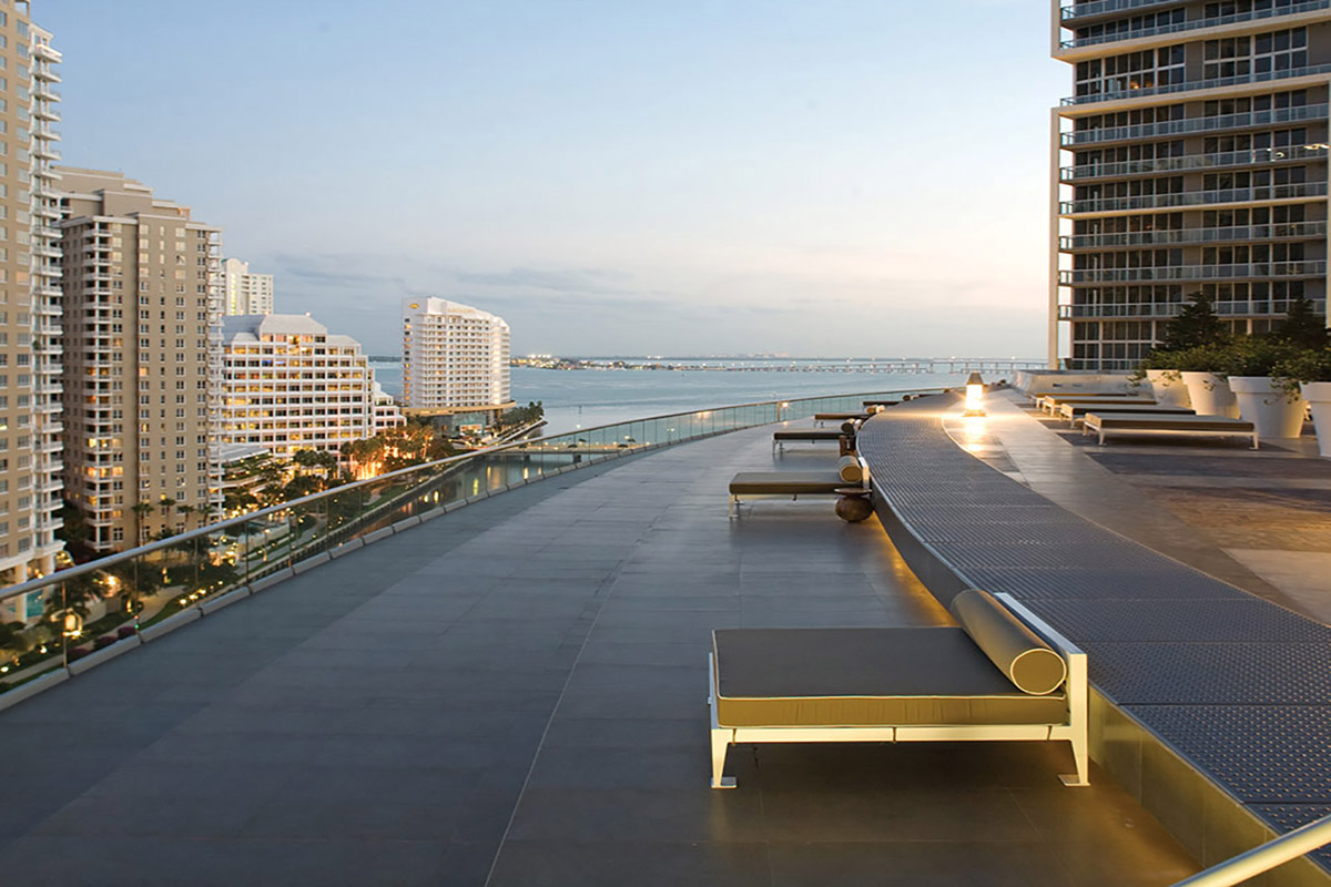 Icon Brickell Pool Deck