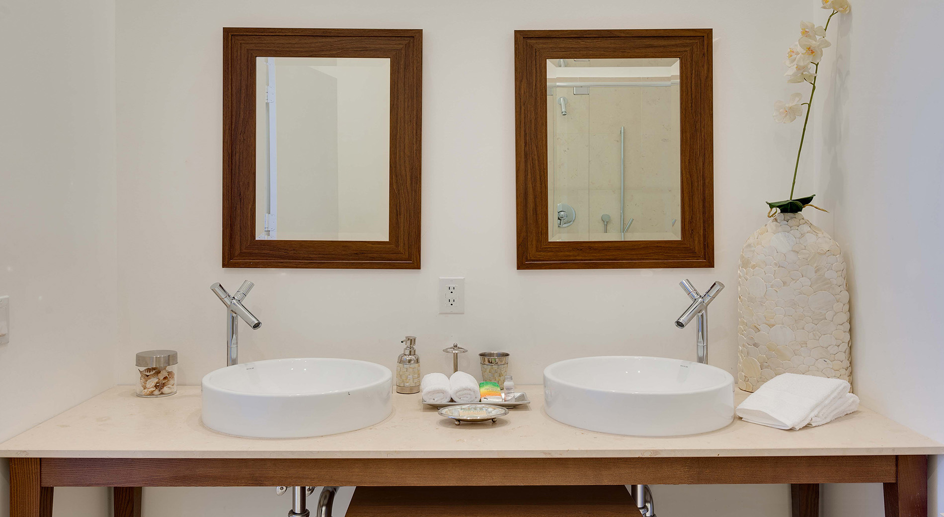 Icon Brickell Bathrooms